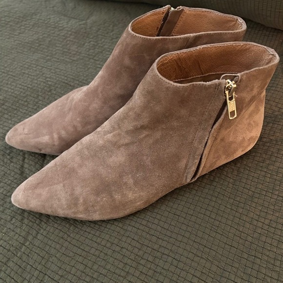 Corso Como Suede Pointed Toe Ankle Boots Women's Size 8M Taupe Side Zip Flat - Picture 5 of 9